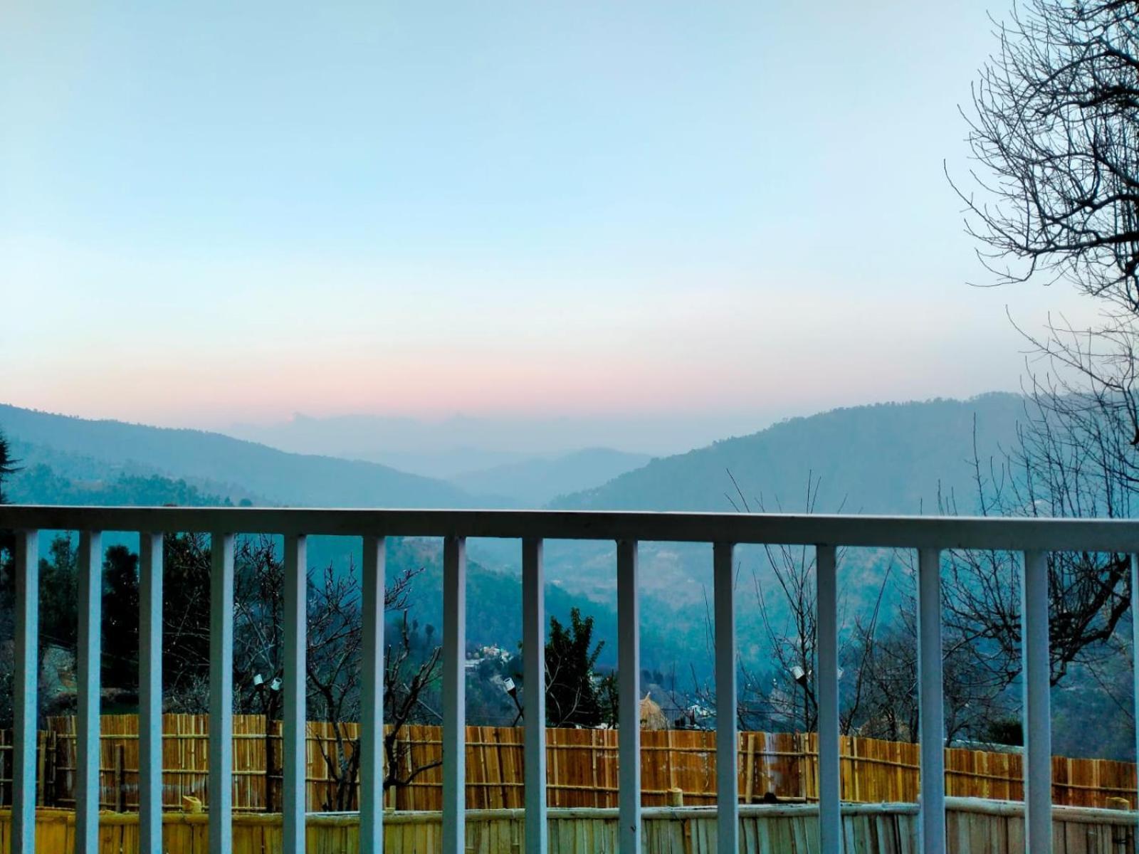 The Pahadi Nest Mukteshwar Hotel Ngoại thất bức ảnh